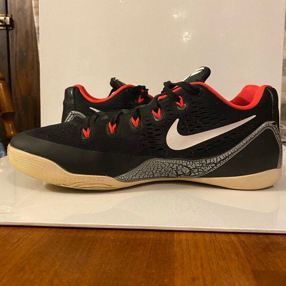 Kobe 9 Laser Crimson Low - Picture 3 of 10